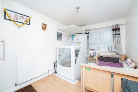 3 bedroom property for sale, Southall UB2