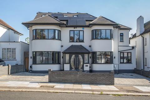 6 bedroom property for sale, Highview Avenue, Edgware, HA8