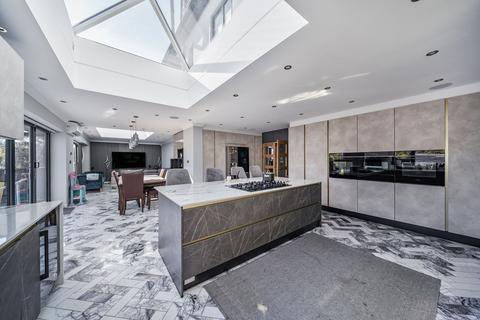 6 bedroom property for sale, Highview Avenue, Edgware, HA8