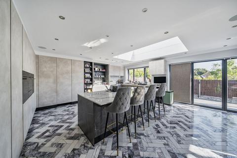 6 bedroom property for sale, Highview Avenue, Edgware, HA8