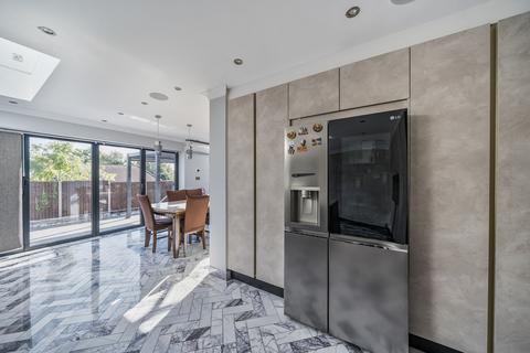 6 bedroom property for sale, Highview Avenue, Edgware, HA8
