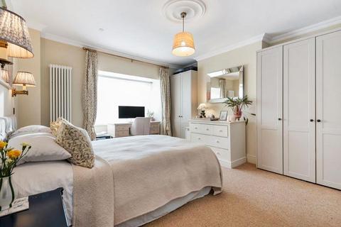 46 Heathfield Road, London, W3 8EJ