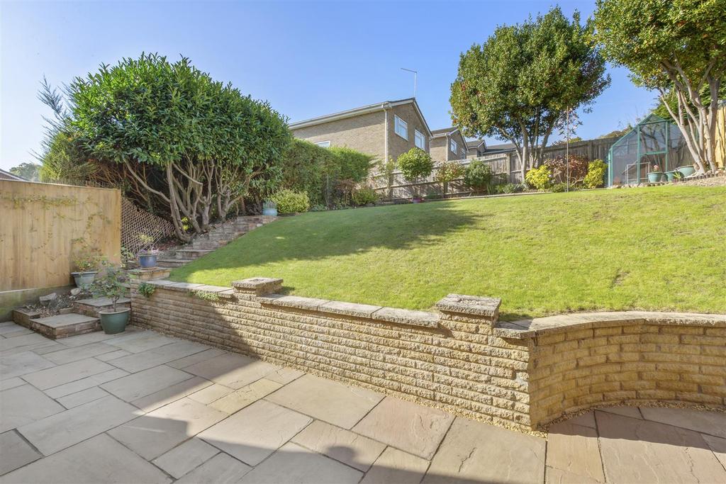 11 Calverley Crescent, HP13 5 EU-14.jpg