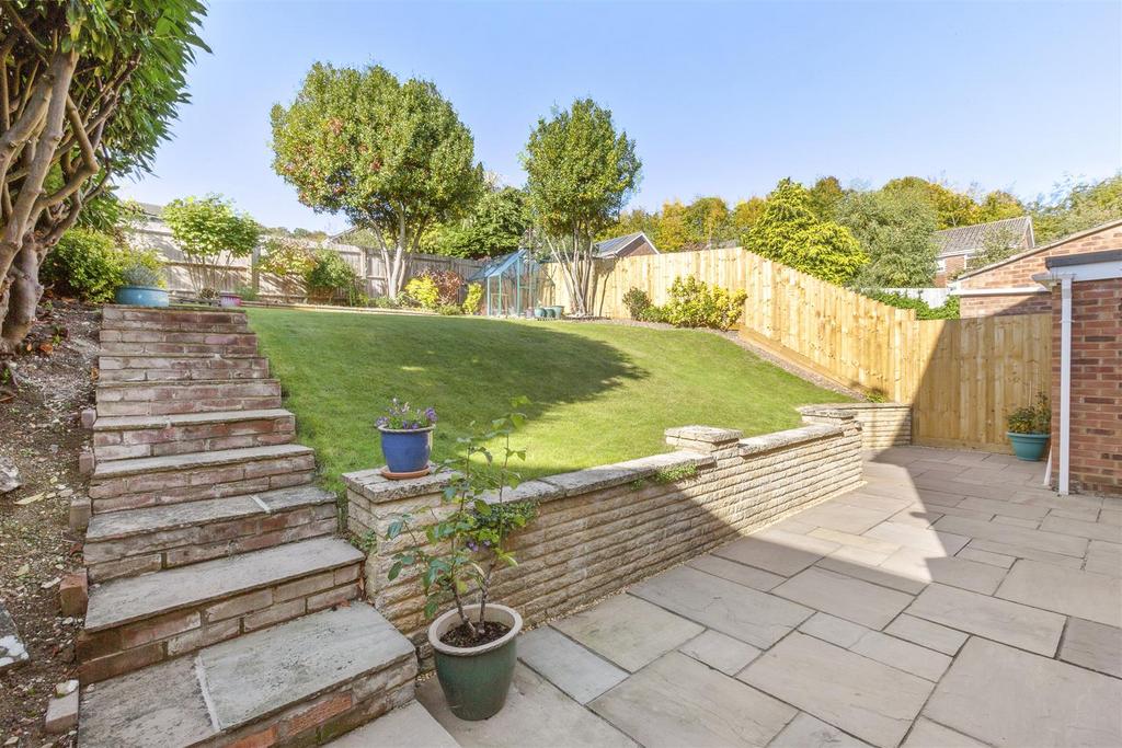 11 Calverley Crescent, HP13 5 EU-12.jpg