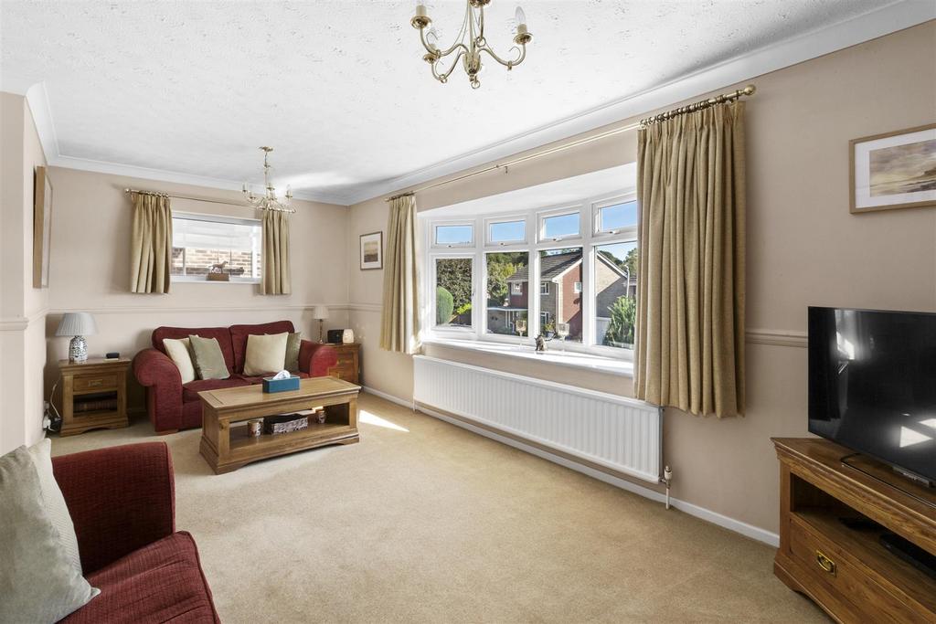 11 Calverley Crescent, HP13 5 EU NEW-9.jpg