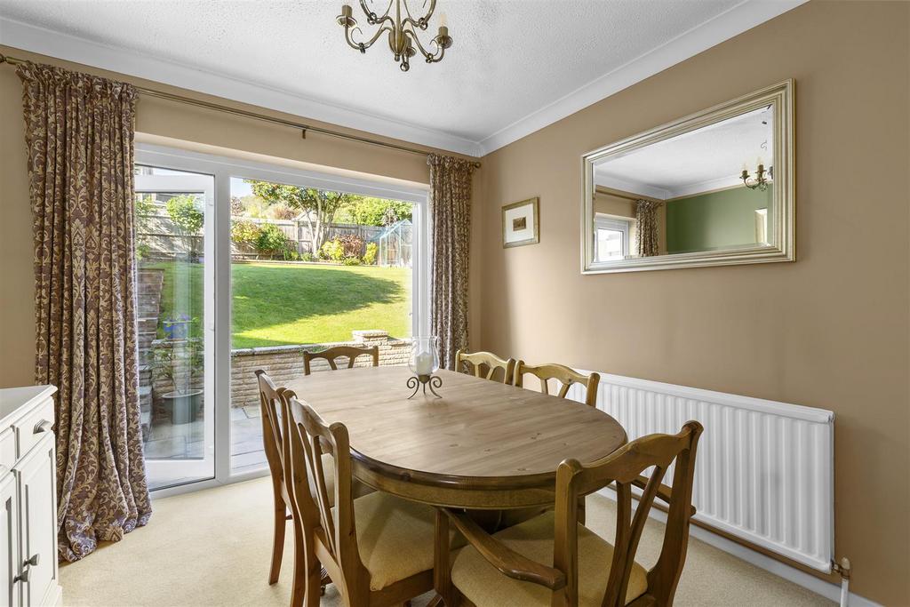 11 Calverley Crescent, HP13 5 EU NEW-6.jpg