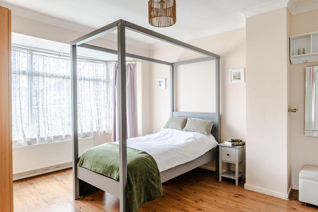 Bedroom2a