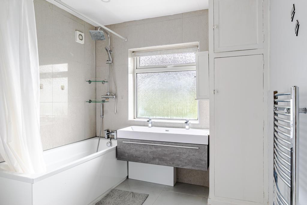 Bathroom1