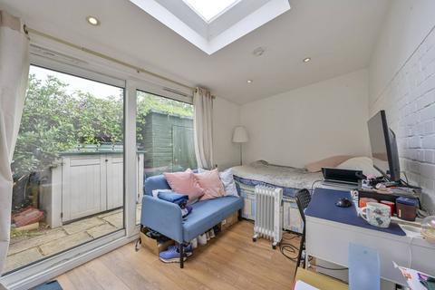 undefined, Dowdeswell Close, Richmond, London, SW15