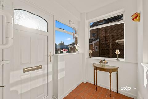 3 bedroom detached house for sale, Summercourt Drive, Nottingham NG15