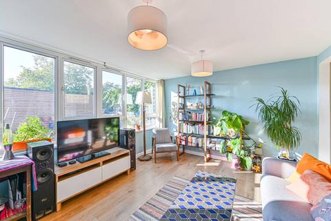 3 bedroom maisonette for sale, Horle Walk, Camberwell, London, SE5