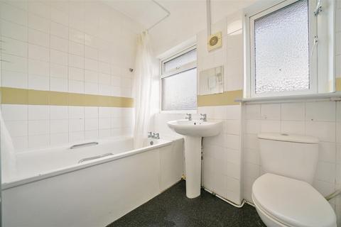 3 bedroom terraced house to rent, Wyld Way, WEMBLEY
