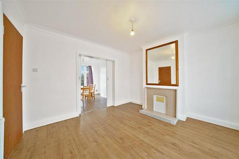 3 bedroom terraced house to rent, Wyld Way, WEMBLEY