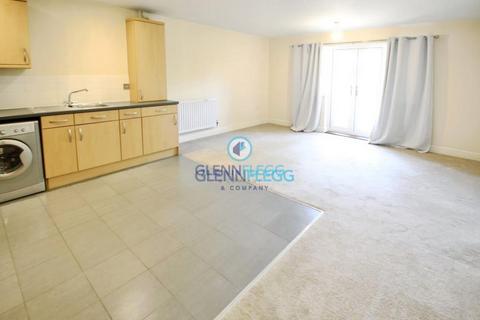 1 bedroom flat to rent, HARVEY ROAD, LANGLEY, SLOUGH,