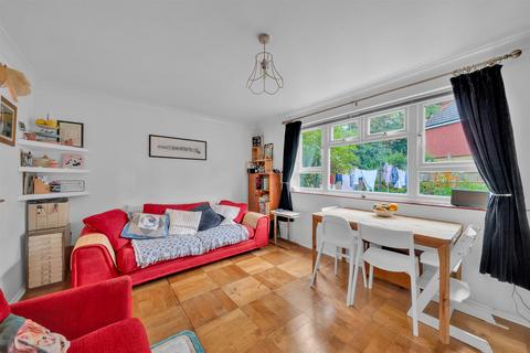 2 bedroom flat for sale, Martins Road, Shortlands, Bromley, BR2