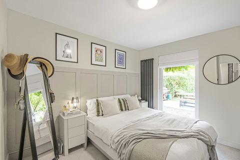 undefined, Leigham Vale, London SW16