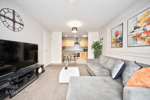 2 bedroom apartment for sale, The Academy, Holly Street, Luton, Bedfordshire, LU1
