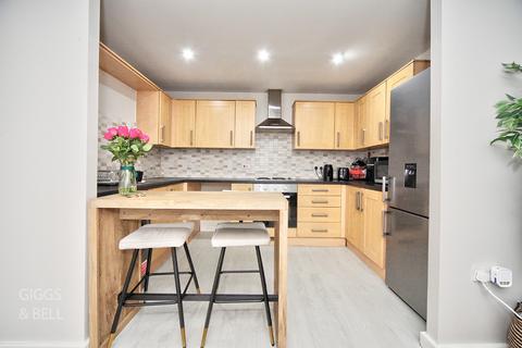 2 bedroom apartment for sale, The Academy, Holly Street, Luton, Bedfordshire, LU1