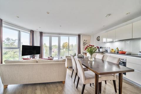2 bedroom flat for sale, Woking,  Surrey,  GU22
