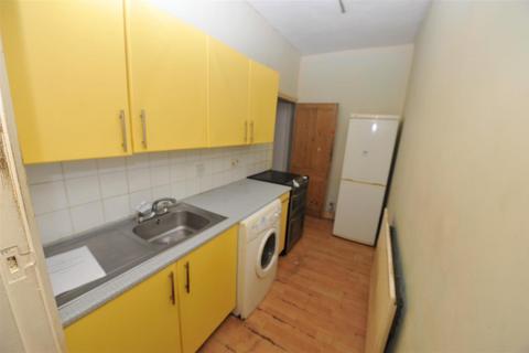2 bedroom terraced house for sale, Park Road, Thackley, Bradford