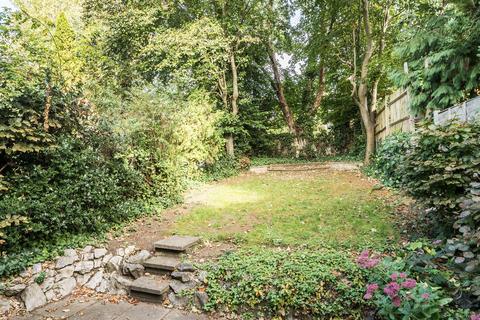 4 bedroom house to rent, Ashbourne Close, Woodside Park