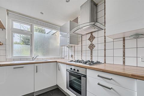 4 bedroom house to rent, Ashbourne Close, Woodside Park
