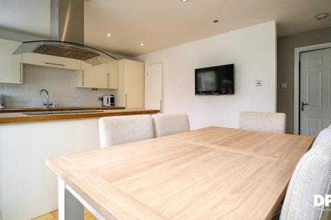 undefined, Lawns Avenue, Leeds