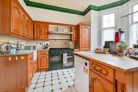 2 bedroom flat for sale, Marchwood Crescent, Ealing, London, W5