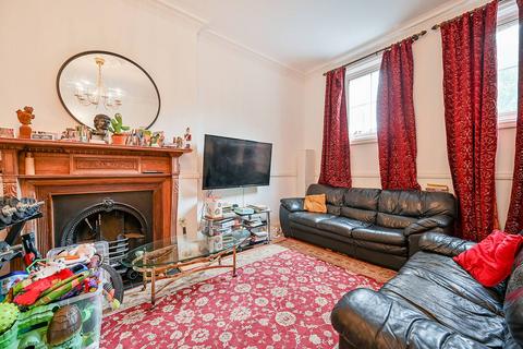 2 bedroom flat for sale, Marchwood Crescent, Ealing, London, W5