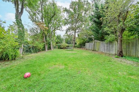 2 bedroom flat for sale, Marchwood Crescent, Ealing, London, W5