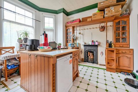 2 bedroom flat for sale, Marchwood Crescent, Ealing, London, W5