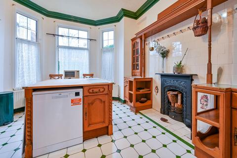 undefined, Marchwood Crescent, Ealing, London, W5