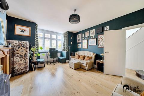 3 bedroom semi-detached house for sale, Manor Road, West Wickham, BR4