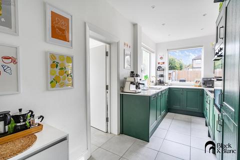 3 bedroom semi-detached house for sale, Manor Road, West Wickham, BR4