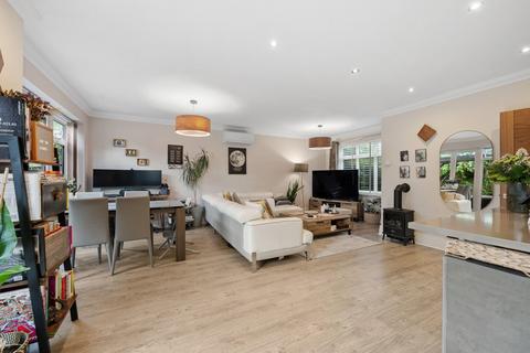 2 bedroom detached house for sale, Alma Barn Mews, Bromley BR6