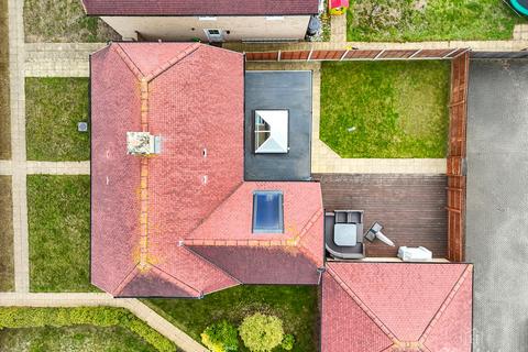 5 bedroom detached house for sale, Thorpe Road, Hockley, SS5 4