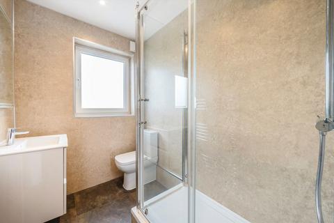 2 bedroom flat to rent, Balham High Road, London SW17