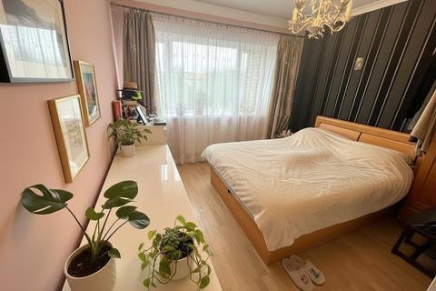 2 bedroom flat for sale, Old Ruislip Road, Northolt UB5
