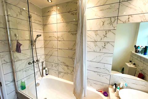 2 bedroom flat for sale, Old Ruislip Road, Northolt UB5