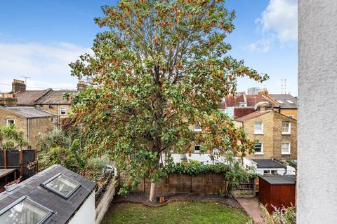 2 bedroom flat for sale, Beauchamp Road, London, SW11