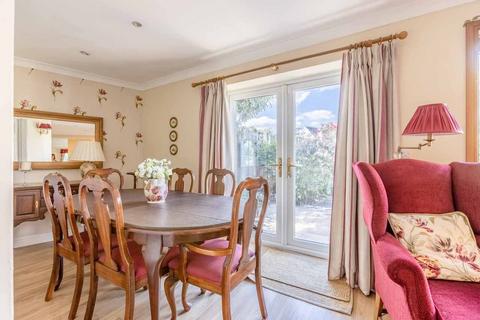 9 Queens Road, Datchet, Slough, SL3 9BN