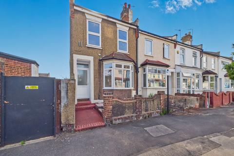 undefined, Luton Road, London, E17