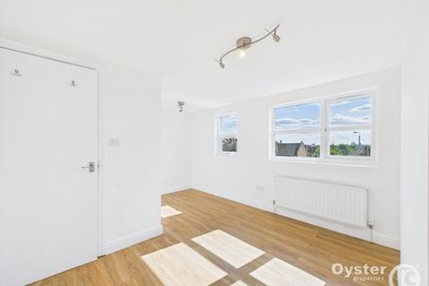 undefined, Luton Road, London, E17