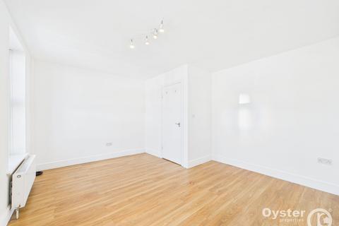 undefined, Luton Road, London, E17