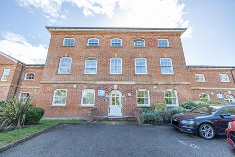 3 bedroom flat for sale, George Roche Road, Canterbury, Kent, CT1