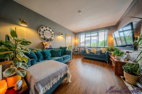 3 bedroom semi-detached house for sale, Saxton Avenue, Bradford BD6