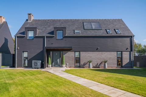 4 bedroom detached house for sale, The Old Mushroom Farm, Hereford