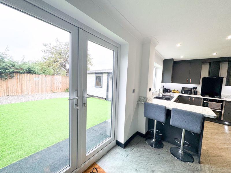 Kitchen-diner view 4