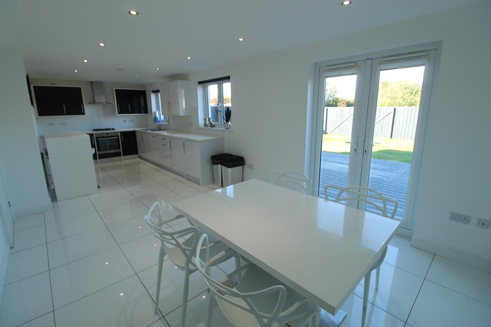 Dining kitchen 3