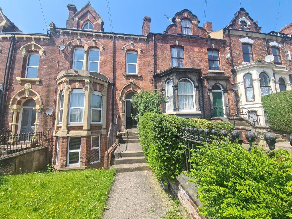 A charming historic property with a well-mainta...